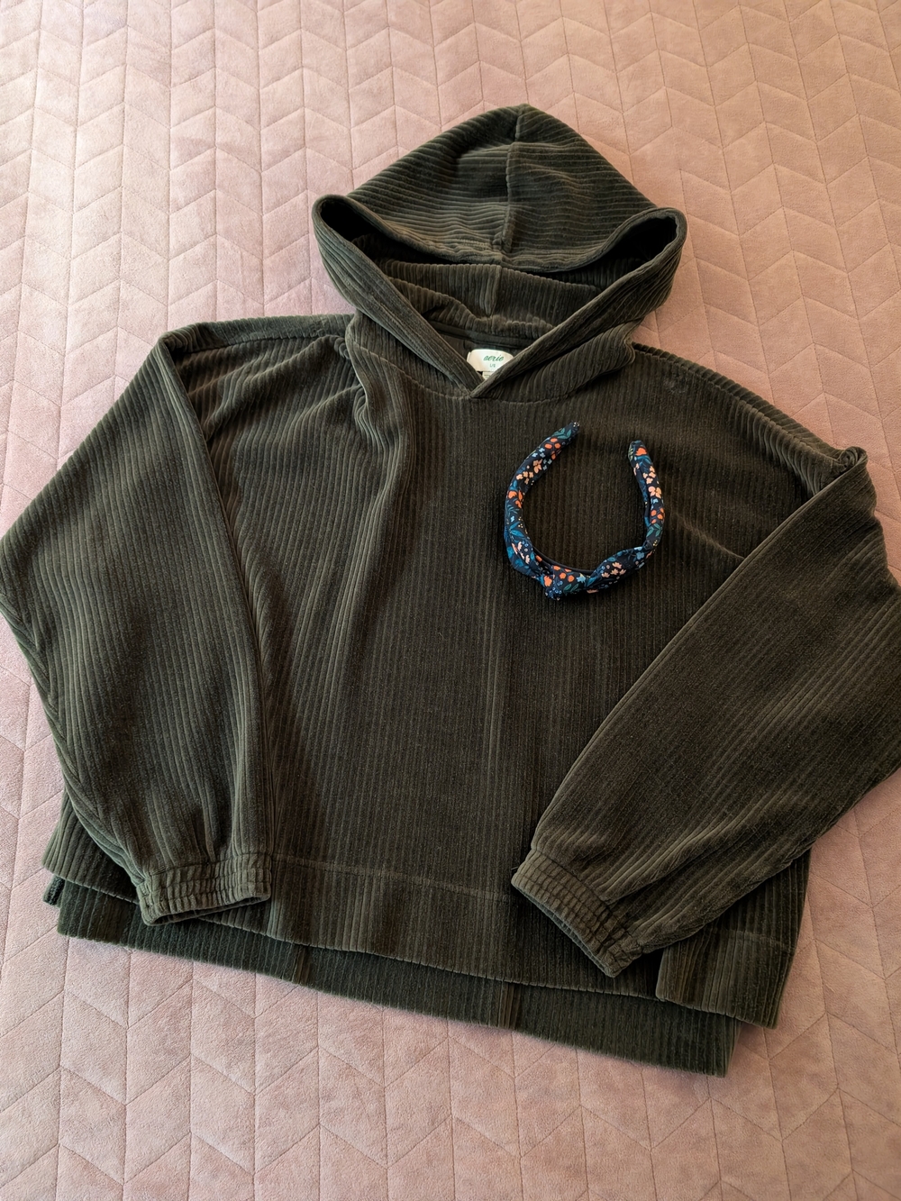 Aerie Ribbed Green Oversized Hooded Sweater with Floral headband, Size L